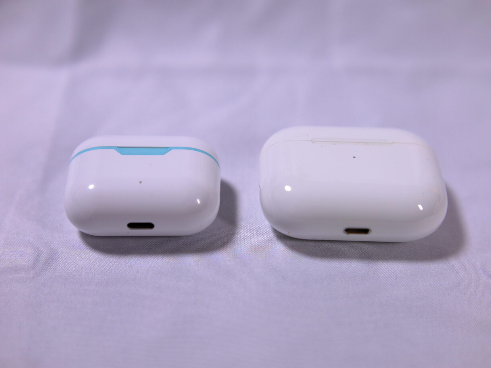 ダイソーイヤホンケースとAirpodsProケース比較